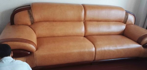 家庭沙发翻新后